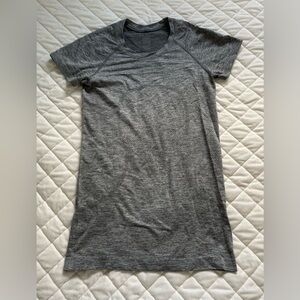 Lululemon Tee